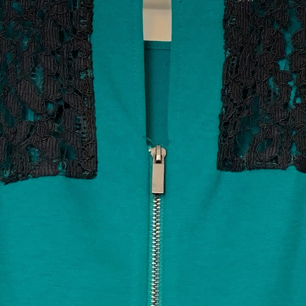 Gently Worn Mossimo Emerald Green Skater Tank Dress with Black Lace Accent - Picture 10 of 13
